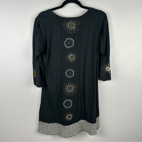 Leopards & Roses Boho Lagenlook Floral Embellished Tunic Top Medium Black - Picture 14 of 15